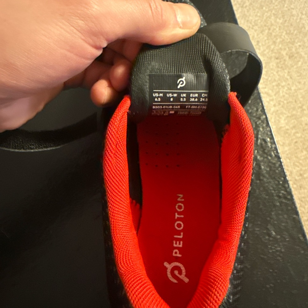 Peloton Altos Cycling Shoes (Women size 8 / Men’s size 6.5) - Picture 3 of 6
